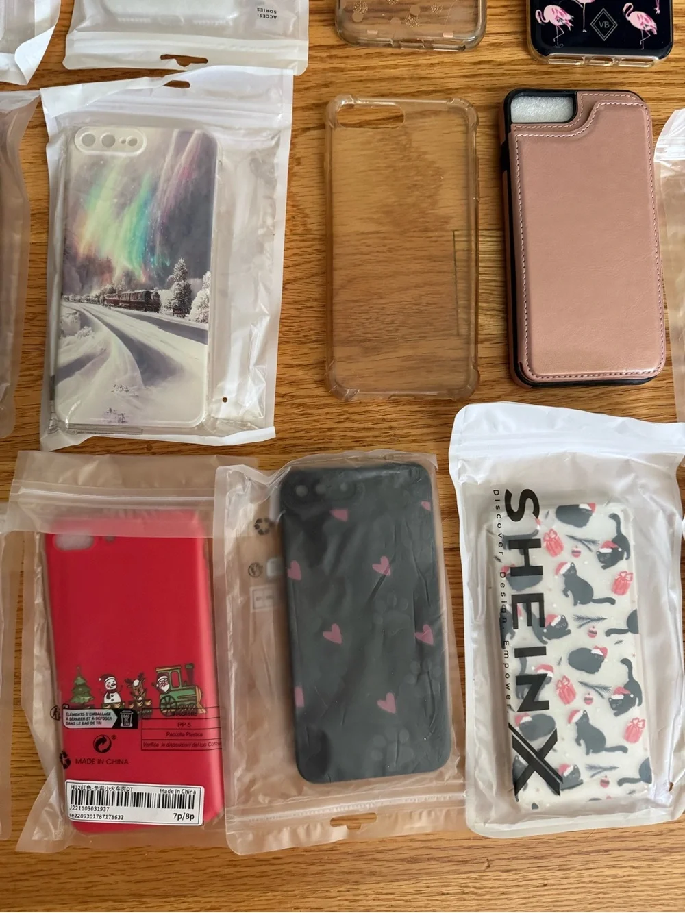 29 Assorted iPhone 7/8+ Phone Case Pack + Glass Protective Screens - Picture 5 of 8